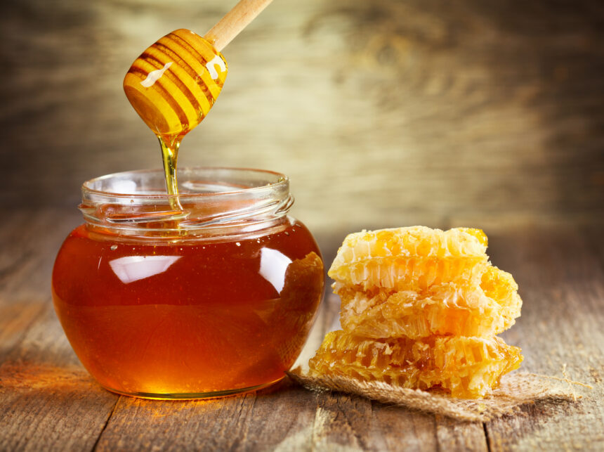 f09f909dde ziua albinei la muzeul satului este targul mieriif09f8daf sunt 5 zile de dulce care nu expira cu miere adusa de apicultori din toata tara 6a0eb632555bb