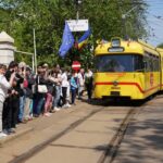 foto bucurestiul si a scos tramvaiele de poveste la plimbare parada tramvaielor tocmai a inceput si e gratis sa te urci daca prinzi vreun loc 6a1c0979433c3