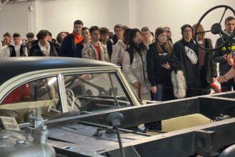 muzeul tehnic a pregatit un program electric la noaptea muzeelor vine si robotul artemis f09fa6be ca sa l cunoasca pe batranul calculator romanesc cifa 102 6a107249a9654