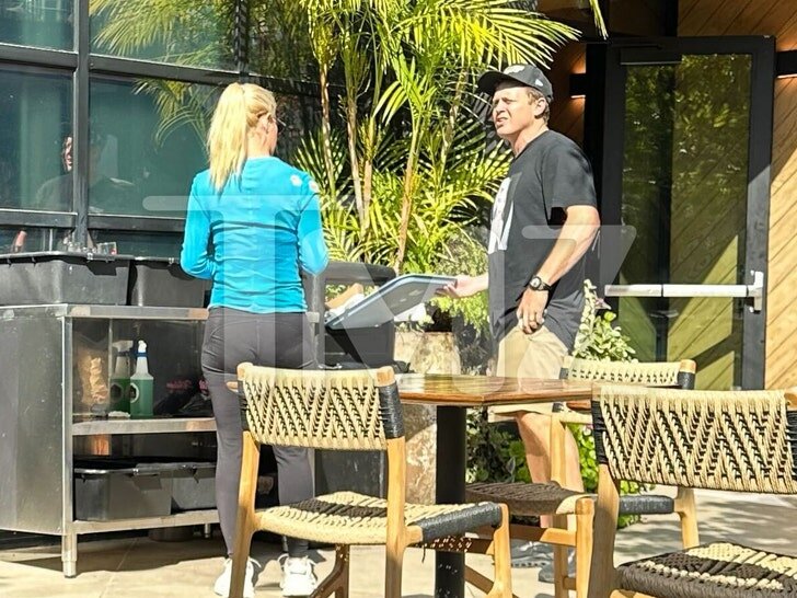 spencer pratt and heidi montag dine out amid alleged death threats 6a0b6ec639eea