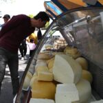 branzeturi proaspete rosii castraveti patrunjel si ceapa verde la piata volanta amzei producatori locali sunt aici cu produse de vineri pana duminica 6a32786e5fdb6