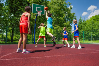 hoops for hope eveniment caritabil azi in parcul obor unde au loc turnee de baschet banii din donatii se duc catre asociatia zi de bine 6a2d1646e07ef