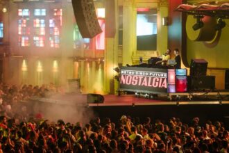 nostalgia promite anul acesta cea mai mare si mai spectaculoasa editie a festivalului pana pe 25 iunie bucurestenii sunt invitati la petreceri in tramvai 6a296630f244f