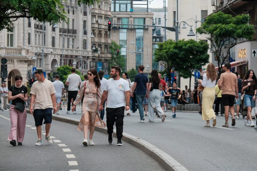 strazi deschise un weekend da altul ba vara asta acum e ba pe 13 14 iunie e anulat se circula normal pe calea victoriei pmb nu ne spune de ce a decis asa 6a2a8d46bf786