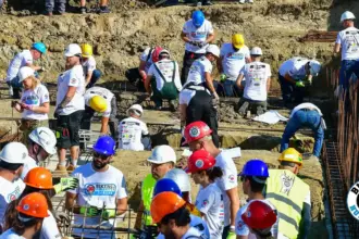 365 de voluntari bikers for humanity au dat startul lucrarilor la centrul terapeutic pentru copiii cu autism din farcas 6a68b014e5b94