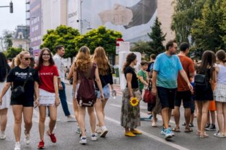 avem strazi deschise si in acest weekend programul de pe 1 si 2 august aduce ateliere de pictura pe panza 6a6b8b67de9eb