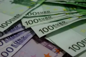 demnitarii romani trebuie sa isi declare averile ce contine si cum arata noua declaratie de interese financiara in legea adoptata de camera deputatilor ce modificari s au facut in noua lege a integ 6a69ebf8a94e5
