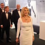expozitia nadia comaneci drumul catre perfectiune va fi la bucuresti la 50 de ani de la primul 10 olimpic performantele gimnastei pot fi admirate la arhivele nationale 6a4fbfbecfa45