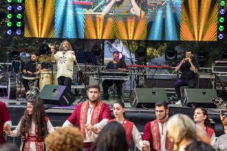festivalul strada armeneasca este in acest weekend pe scena amenajata in gradina botanica vor urca bosquito subcarpati byron si artisti din armenia 6a67508c34331