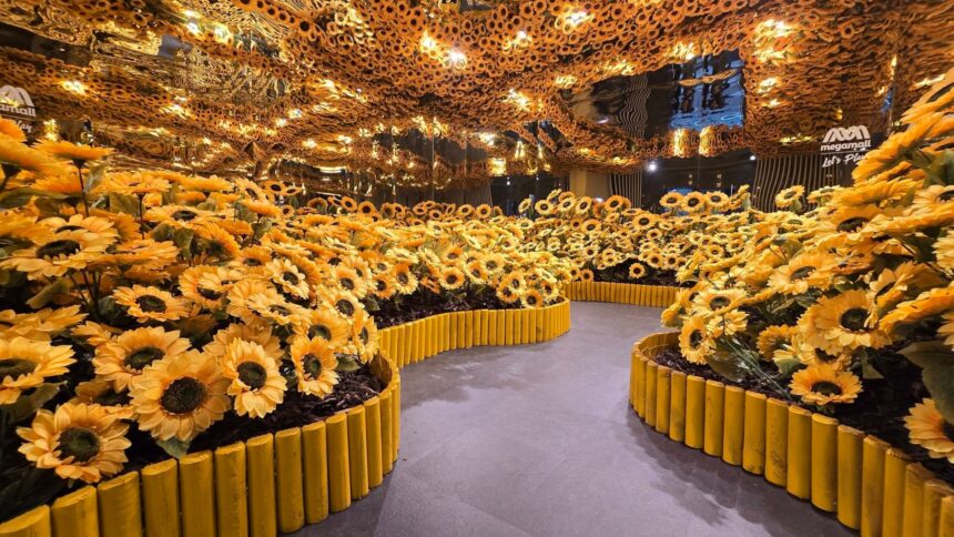 foto f09f8cbbthe sunflower room paradisul florilor din bucuresti e la mega mall instalatia inspirata din floarea soarelui lui van gogh poate fi vizitata gratuit pana in ultima zi de 6a67185c63bfd