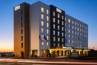 hilton garden inn deschide oficial primul hotel hilton la brasov una dintre cele mai cautate destinatii turistice si de business din romania 6a561ef4b62af