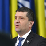 ministrul apararii doua blocuri din pitesti au fost construite ilegal langa un depozit de munitie cazul sesizat la dna 6a59e66936841