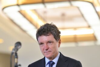 nicusor dan numeste dintr un foc 268 de magistrati 172 de judecatori si 96 de procurori intra in functie 6a67732ba97f2