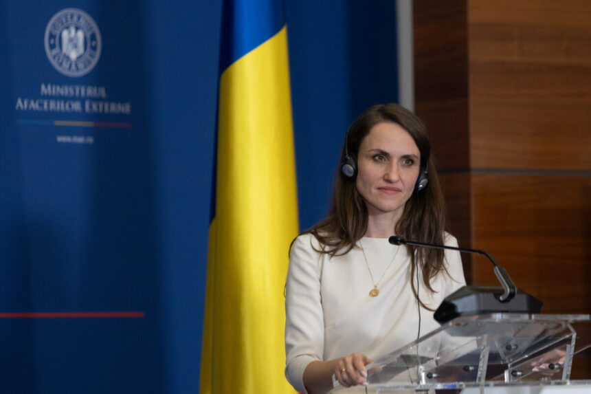 oana toiu raspuns la adresa criticilor despre ia bunicii sale purtata la unesco astazi ma simt datoare fata de mostenirea cuiva drag sa nu tac 6a6a5c7b324b7
