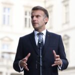 pompierii romani felicitati de emmanuel macron pentru interventia in incendiile din franta 6a6511c85c688