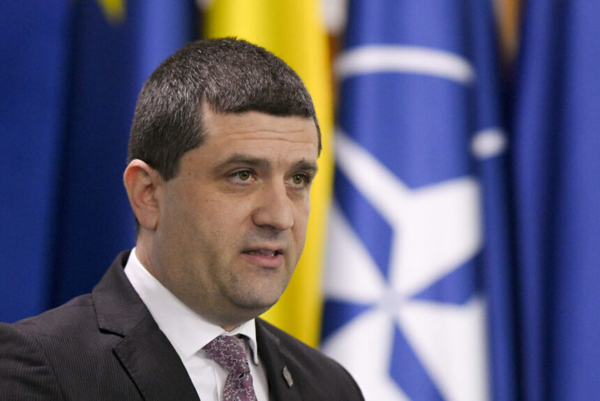 radu miruta intalnire cu conducerea tarom pentru salvarea companiei daca planul nu demonstreaza viabilitate banii trebuie restituiti 6a6c79d57c1d0