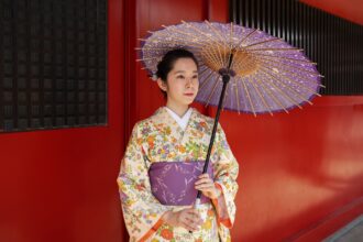 seri japoneze la bucuresti kimono sub stele aflam povestea vestimantatiei traditionale nipone plus o demonstratie de kitsuke 6a4517a63ea41