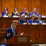 sondaj curs aur conduce cu 34 scorurile psd pnl si usr opt din zece romani spun ca tara merge intr o directie gresita 6a661cf84cb42
