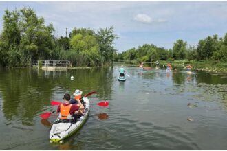 stand up paddleboarding in bucuresti si imprejurimi unde te poti da cu placa pe lacuri si cat costa sa inchiriezi un echipament complet 6a530b7262aa0