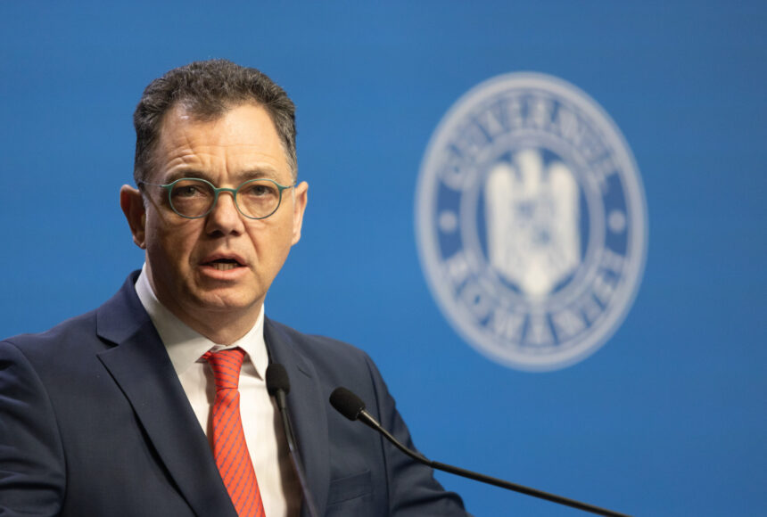 stefan radu oprea o acuza pe oana gheorghiu ca exagereaza reforma companiilor de stat romania a pierdut 200 de milioane de euro 6a5399e806ad0