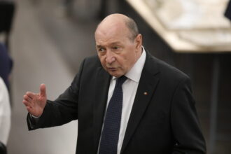 traian basescu ii cere lui nicusor dan sa intervina in criza energetica ne jucam cu un reactor nuclear 6a6cef13b8104