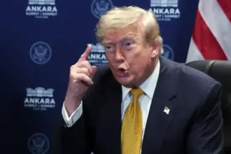 trump joaca la cacealma 6a4e606019822
