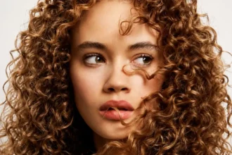 6 seruri anti frizz aprobate de hairstylisti pentru un par neted disciplinat si stralucitor 6a833f6f995af