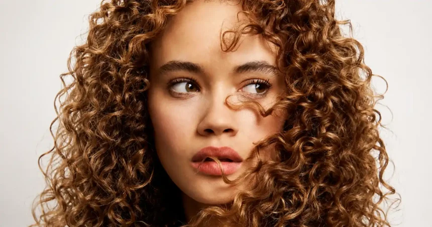 6 seruri anti frizz aprobate de hairstylisti pentru un par neted disciplinat si stralucitor 6a833f6f995af