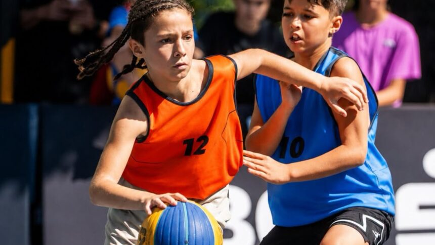 competitia de baschet back 2 hoops e weekendul viitor in parcul nicolae iorga micii sportivi pot participa in urma completarii unui formular 6a8d779479efa