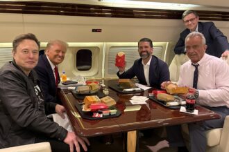 cutii peste cutii de la mcdonalds ce mananca trump in avion si de ce refuza restaurantele locale 6a809c0454c23