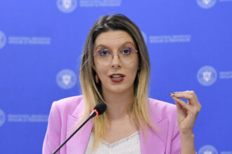 diana buzoianu cauta 20 de tineri care sa participe la deciziile romaniei privind clima si mediul 6a840aee2d1bc