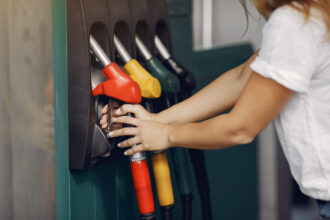 preturile la motorina au luat o razna un fost ministru al energiei cere interventia guvernului 6a8432c75a83c