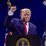 strangere de fonduri pentru asasinarea lui donald trump la un post de televiziune cati bani a strans realizatoarea emisiunii 6a859960a8f87