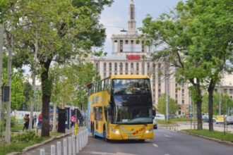 surprize la standul bucharest city tour de la bias 2026 bucurestenii se pot inscrie la o tombola care le ofera 10 invitatii duble la tururi cu autobuzele turistice 6a8ed72408638