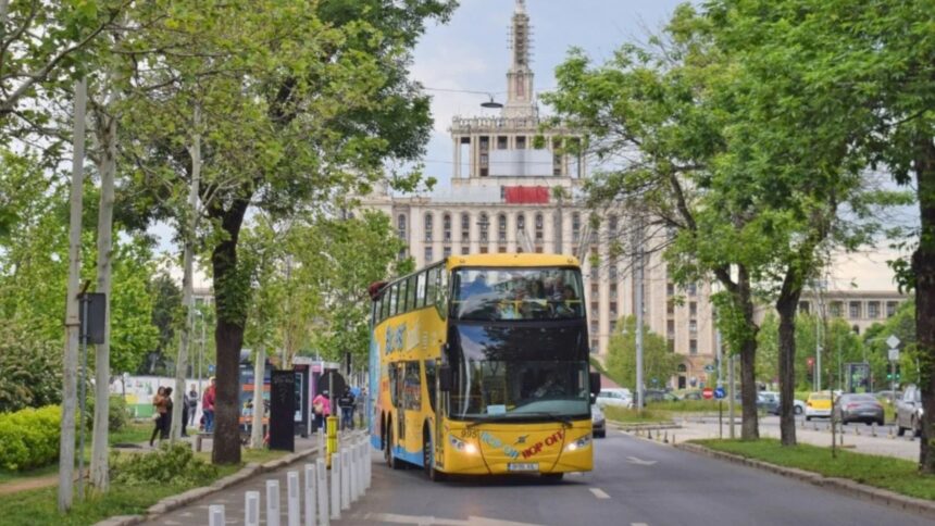 surprize la standul bucharest city tour de la bias 2026 bucurestenii se pot inscrie la o tombola care le ofera 10 invitatii duble la tururi cu autobuzele turistice 6a8ed72408638