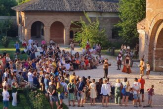 teatru in aer liber la palatul mogosoaia in ultimul weekend din vara bucurestenii si nu numai pot vedea spectacolele negutatorul din venetia si batista desdemonei 6a84592c05202