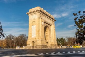 video acces gratuit la arcul de triumf pentru sarbatoritii de azi de sf maria pot admira bucurestiul de pe cladirea istorica va avea loc un recital de vioara si chitara 6a80489375abb