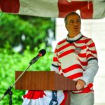 video ambasadorul sua la bucuresti are radacini est europene dar tot nu s a putut hotari sarmale sau burgeri 6a89478dd583a