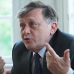 crin antonescu despre jocurile politice din jurul noului guvern pozitia lui bolojan in fruntea pnl s ar putea clatina 10e79226