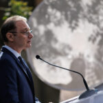 luca niculescu depune astazi programul de guvernare si lista ministrilor psd intra la guvernare iar pnl si udmr promit sa sustina executivul 6ad05cae39cab